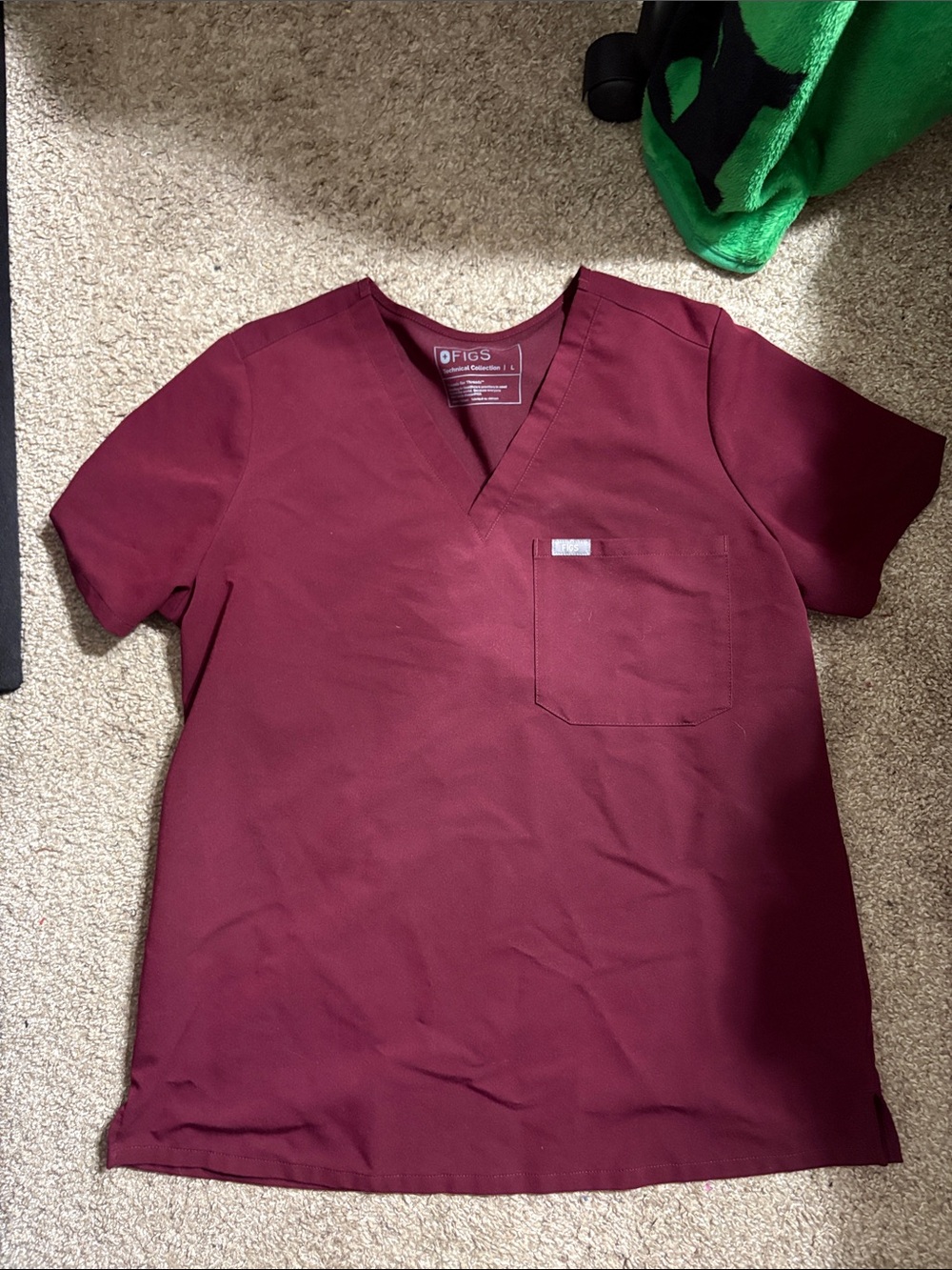 Figs Maroon Scrub Top Size Large